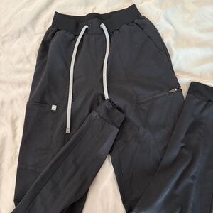 Fabletics scrub bottoms size small/tall